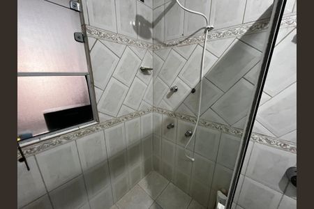 Casa para alugar com 216m², 4 quartos e 2 vagas Casa para alugar com 216m², 4 quartos e 2 vagasBanheiro da Suíte 1