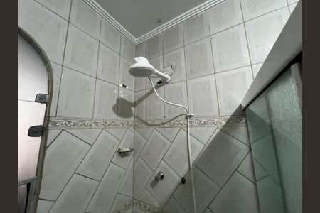 Casa para alugar com 216m², 4 quartos e 2 vagas Casa para alugar com 216m², 4 quartos e 2 vagasBanheiro da Suíte 1