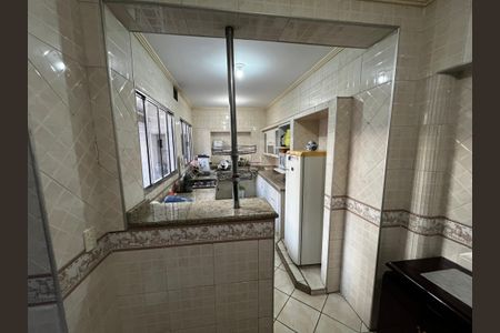 Casa para alugar com 216m², 4 quartos e 2 vagas Casa para alugar com 216m², 4 quartos e 2 vagasCozinha