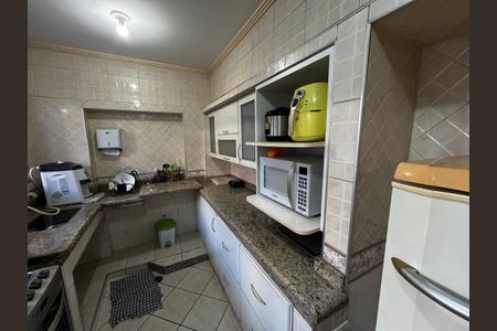 Casa para alugar com 216m², 4 quartos e 2 vagas Casa para alugar com 216m², 4 quartos e 2 vagasCozinha