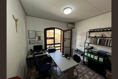 Casa para alugar com 216m², 4 quartos e 2 vagas Casa para alugar com 216m², 4 quartos e 2 vagasQuarto 2