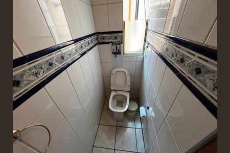 Casa para alugar com 216m², 4 quartos e 2 vagas Casa para alugar com 216m², 4 quartos e 2 vagasBanheiro