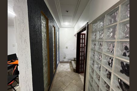 Casa para alugar com 216m², 4 quartos e 2 vagas Casa para alugar com 216m², 4 quartos e 2 vagasCorredor