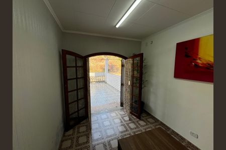 Casa para alugar com 216m², 4 quartos e 2 vagas Casa para alugar com 216m², 4 quartos e 2 vagasQuarto 1