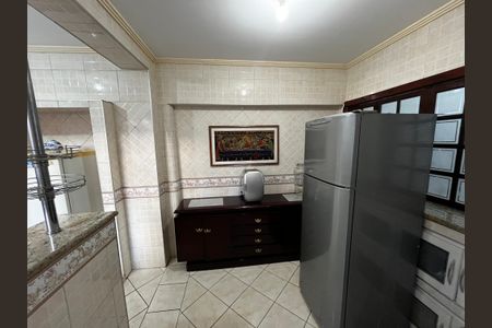 Casa para alugar com 216m², 4 quartos e 2 vagas Casa para alugar com 216m², 4 quartos e 2 vagasCozinha