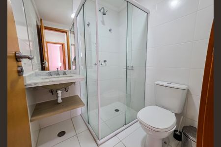 Banheiro de apartamento para alugar com 2 quartos, 55m² em Parque das Nações, Santo André