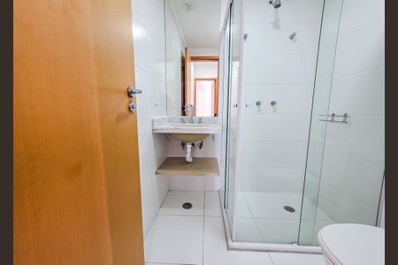 Banheiro de apartamento para alugar com 2 quartos, 55m² em Parque das Nações, Santo André