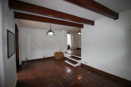 Casa para alugar com 360m², 3 quartos e 2 vagas Casa para alugar com 360m², 3 quartos e 2 vagasSala