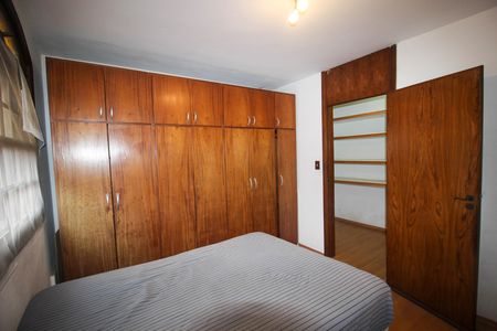Casa para alugar com 360m², 3 quartos e 2 vagas Casa para alugar com 360m², 3 quartos e 2 vagasQuarto