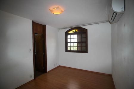 Casa para alugar com 360m², 3 quartos e 2 vagas Casa para alugar com 360m², 3 quartos e 2 vagasSuíte