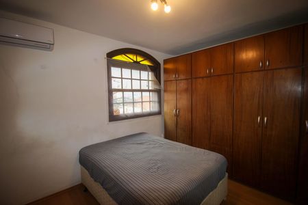 Quarto de casa para alugar com 3 quartos, 360m² em Jardim Santa Rosália, Sorocaba