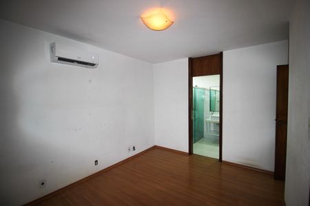Casa para alugar com 360m², 3 quartos e 2 vagas Casa para alugar com 360m², 3 quartos e 2 vagasSuíte