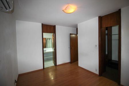 Casa para alugar com 360m², 3 quartos e 2 vagas Casa para alugar com 360m², 3 quartos e 2 vagasSuíte