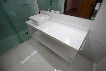 Casa para alugar com 360m², 3 quartos e 2 vagas Casa para alugar com 360m², 3 quartos e 2 vagasBanheiro Suíte