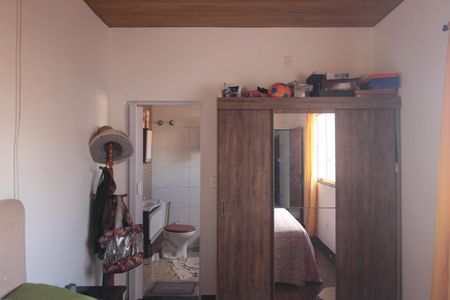 Casa à venda com 196m², 5 quartos e 5 vagasSuite