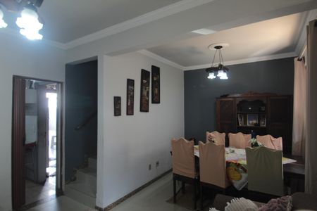 Casa à venda com 196m², 5 quartos e 5 vagasSala de Estar