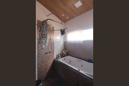 Casa à venda com 196m², 5 quartos e 5 vagasBanheiro da Suite
