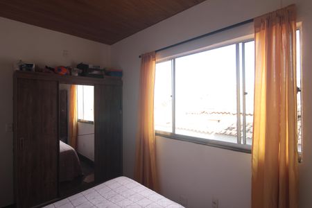 Casa à venda com 196m², 5 quartos e 5 vagasSuite