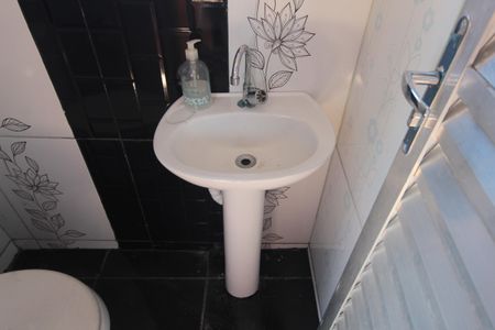 Casa à venda com 196m², 5 quartos e 5 vagasLavabo 1
