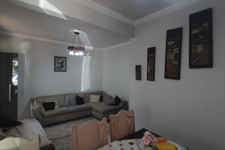 Casa à venda com 196m², 5 quartos e 5 vagasSala de Estar