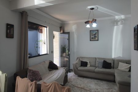 Casa à venda com 196m², 5 quartos e 5 vagasSala de Estar