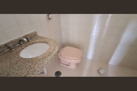 Apartamento à venda com 79m², 2 quartos e 2 vagasBanheiro Social 