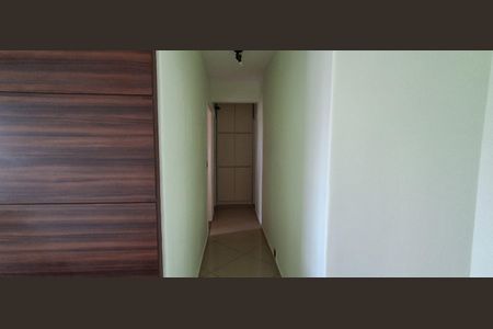 Corredor  de apartamento à venda com 2 quartos, 79m² em Vila Palmares, Santo André