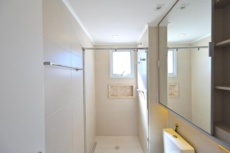 Apartamento para alugar com 175m², 3 quartos e 3 vagas Apartamento para alugar com 175m², 3 quartos e 3 vagasBanheiro da Suite 3