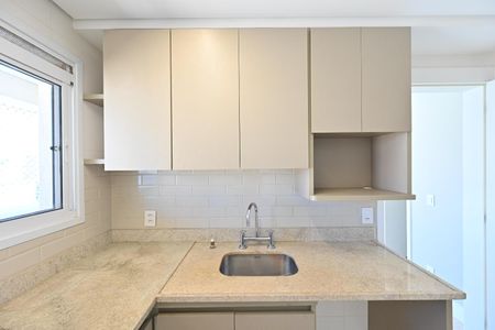 Apartamento para alugar com 175m², 3 quartos e 3 vagas Apartamento para alugar com 175m², 3 quartos e 3 vagasCozinha