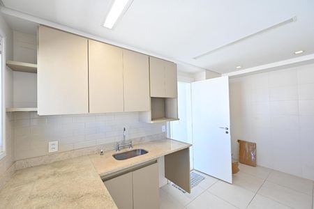 Apartamento para alugar com 175m², 3 quartos e 3 vagas Apartamento para alugar com 175m², 3 quartos e 3 vagasCozinha