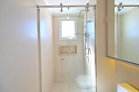 Apartamento para alugar com 175m², 3 quartos e 3 vagas Apartamento para alugar com 175m², 3 quartos e 3 vagasBanheiro da Suite 2