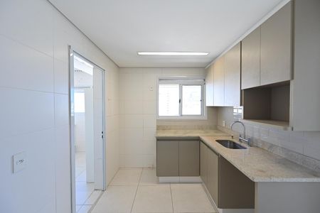 Apartamento para alugar com 175m², 3 quartos e 3 vagas Apartamento para alugar com 175m², 3 quartos e 3 vagasCozinha