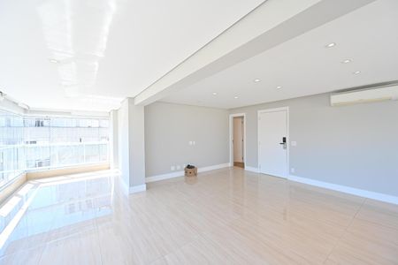 Apartamento para alugar com 175m², 3 quartos e 3 vagas Apartamento para alugar com 175m², 3 quartos e 3 vagasSala