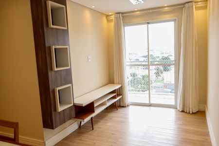 sala de apartamento para alugar com 2 quartos, 60m² em Presidente Altino, Osasco