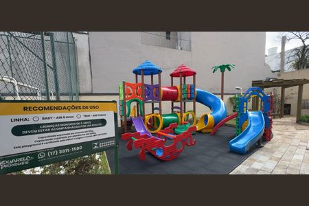 Apartamento para alugar com 132m², 3 quartos e 2 vagas Apartamento para alugar com 132m², 3 quartos e 2 vagasÁrea Comum - Playground