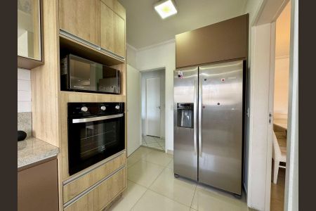 Apartamento para alugar com 132m², 3 quartos e 2 vagas Apartamento para alugar com 132m², 3 quartos e 2 vagasCozinha