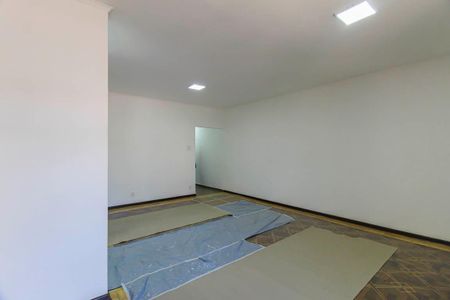 Casa à venda com 200m², 3 quartos e 4 vagasSala