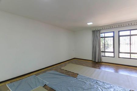 Casa à venda com 200m², 3 quartos e 4 vagasSala