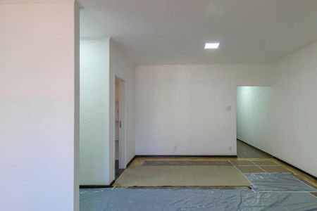 Casa à venda com 200m², 3 quartos e 4 vagasSala