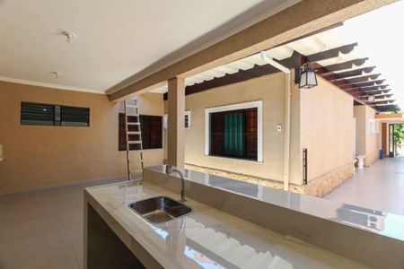 Casa à venda com 200m², 3 quartos e 4 vagasChurrasqueira