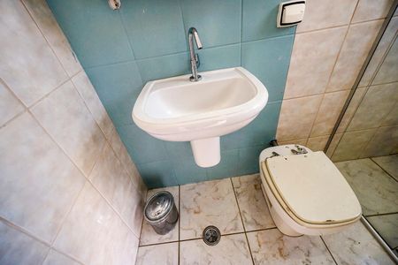 Casa à venda com 200m², 3 quartos e 2 vagasEdícula - Banheiro