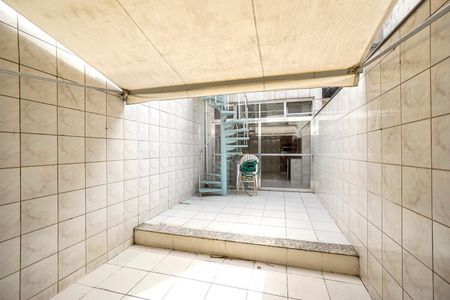 Casa à venda com 200m², 3 quartos e 2 vagasQuintal