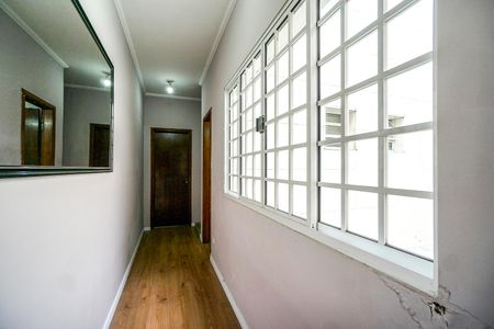 Casa à venda com 200m², 3 quartos e 2 vagasCorredor