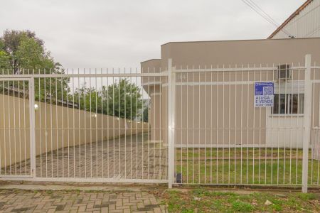 Casa de condomínio para alugar com 42m², 2 quartos e 1 vaga Casa de condomínio para alugar com 42m², 2 quartos e 1 vagaFachada