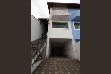 Casa à venda com 196m², 3 quartos e 4 vagas Casa à venda com 196m², 3 quartos e 4 vagasFachada