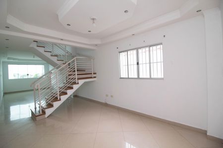 Casa à venda com 196m², 3 quartos e 4 vagas Casa à venda com 196m², 3 quartos e 4 vagasSala