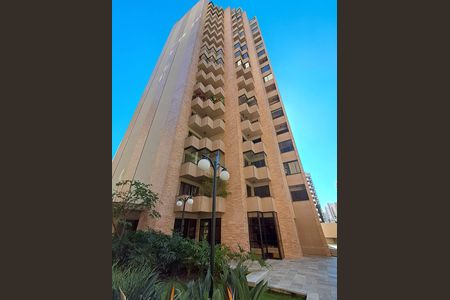 Apartamento para alugar com 246m², 3 quartos e 3 vagasFachada