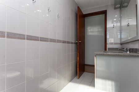 Apartamento para alugar com 246m², 3 quartos e 3 vagasBanheiro Social