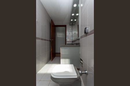 Apartamento para alugar com 246m², 3 quartos e 3 vagasBanheiro Social