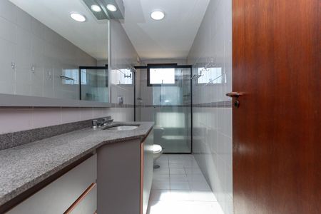 Apartamento para alugar com 246m², 3 quartos e 3 vagasBanheiro Social